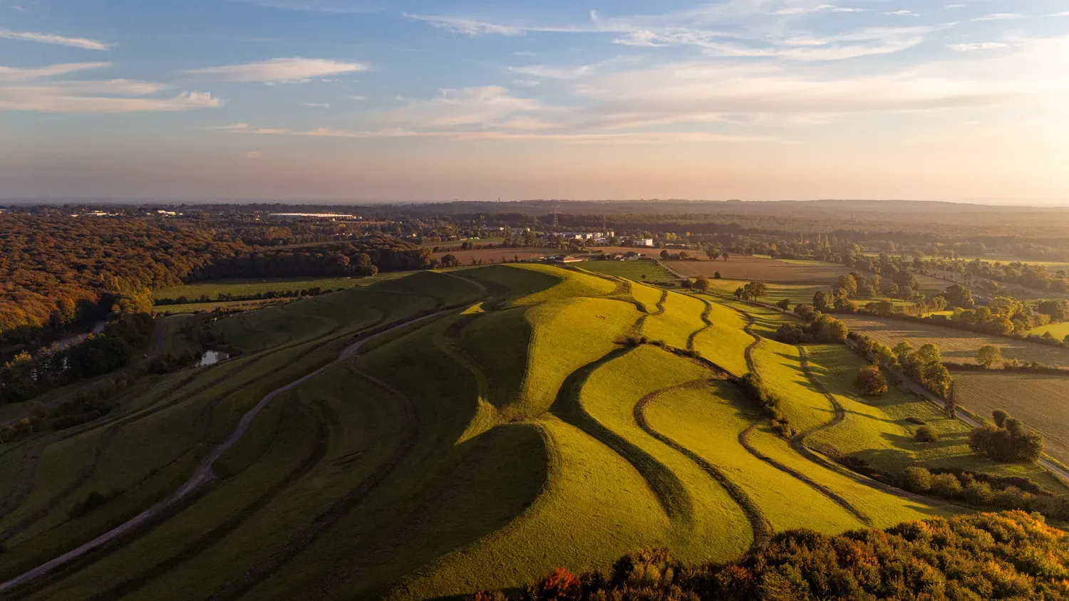 Photographie de champs autour de la carrière.