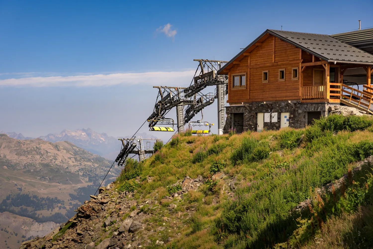 Photographie de chalet d altitude.