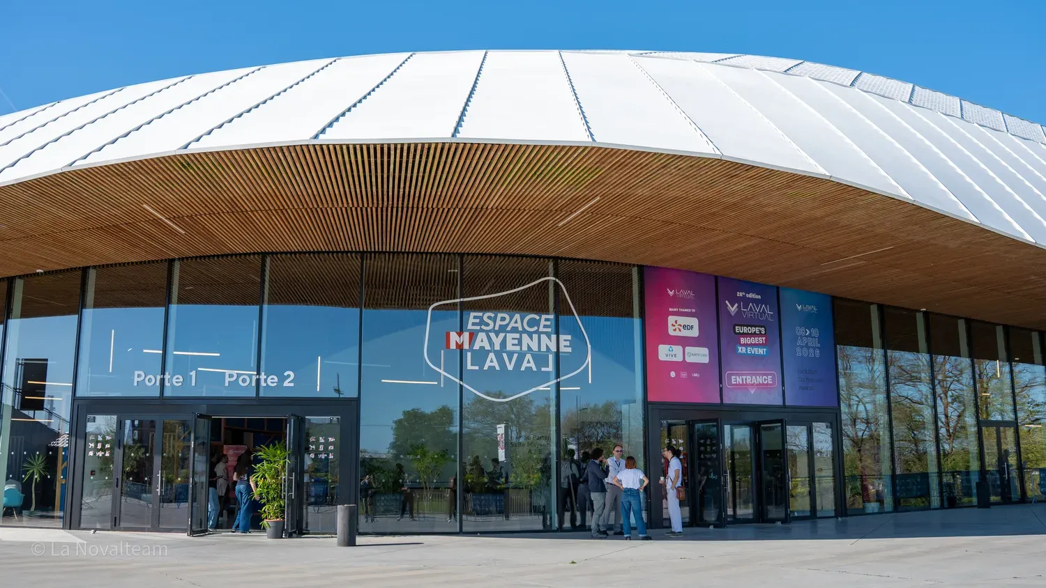 Photographie de entrée du salon Laval Virtual.