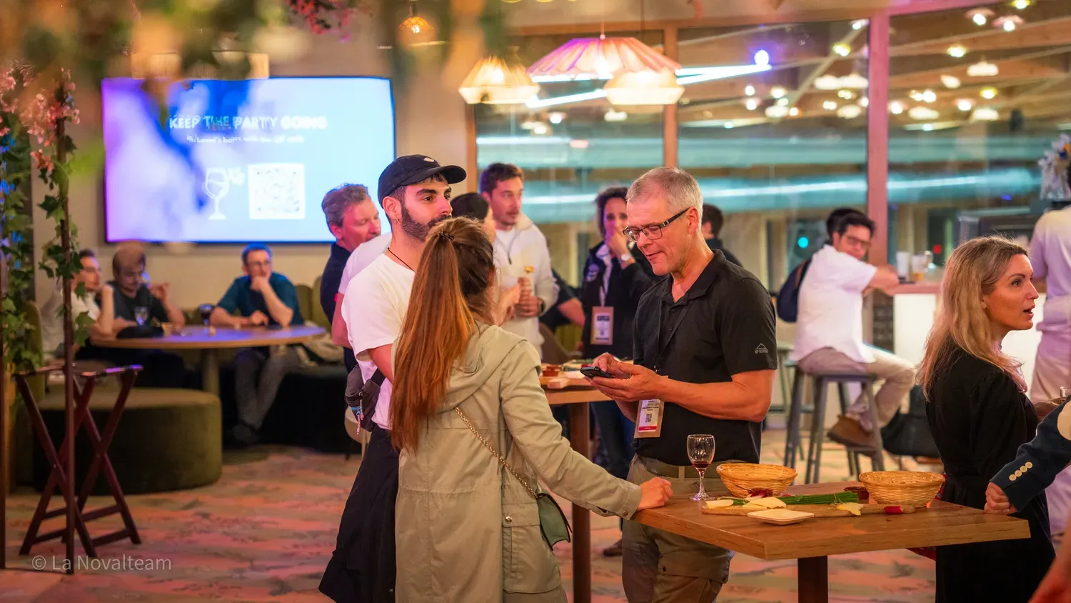 Photographie de soirée networking.