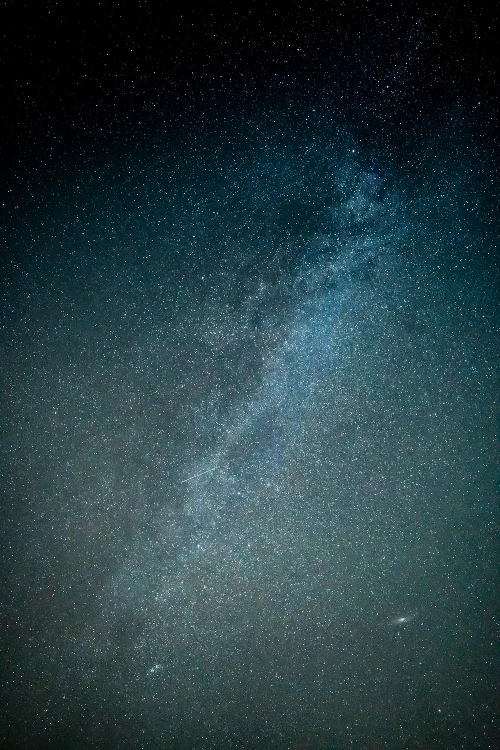 Photographie du ciel nocturne avec la galaxie d'Andromède