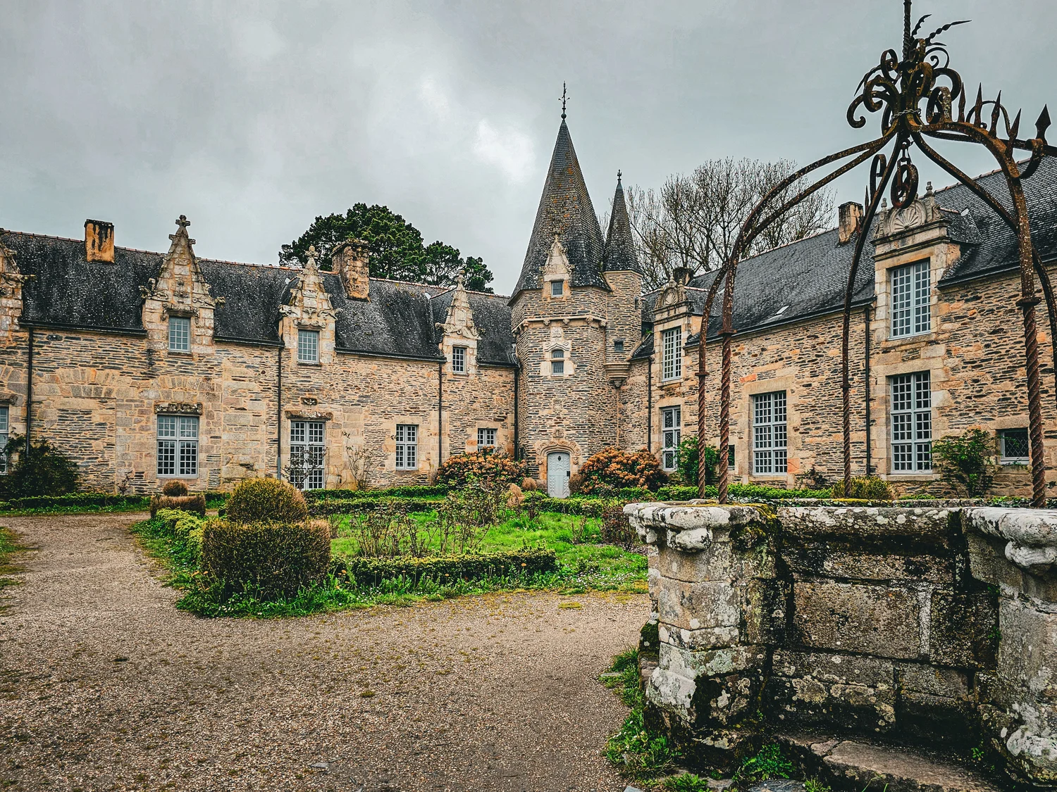 Depuis le puit - Le château (Rochefort-en-Terre)