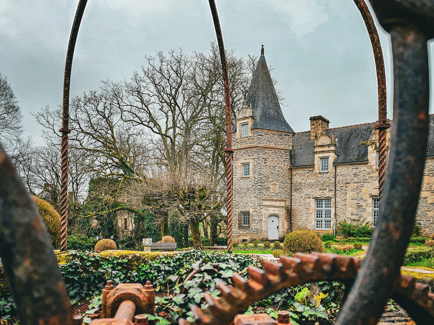 Depuis le puit - Le château (Rochefort-en-Terre)